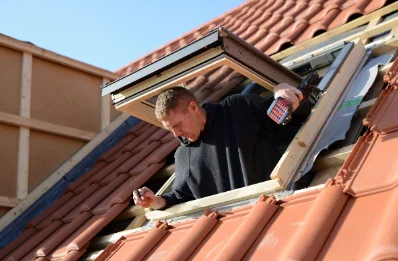 Pose de fenêtres de toit Velux à Léaupartie